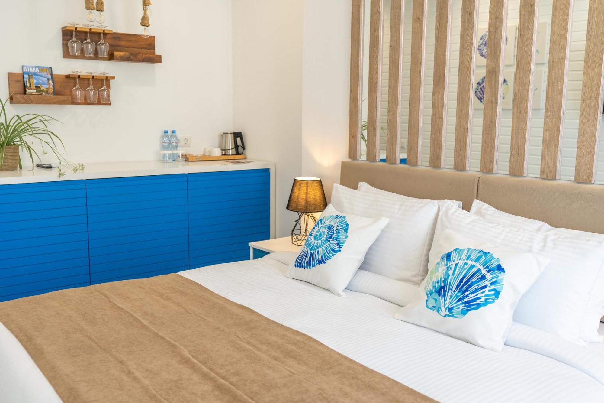Seagull Beachfront Boutique Hotel Batumi Quarto foto